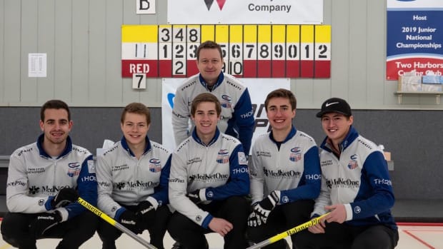 team-stopera-curling-photo.jpg
